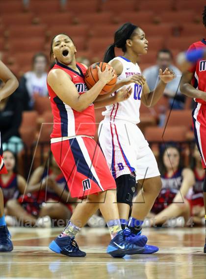 Thumbnail 1 in Duncanville vs. Manvel (UIL 5A Final) photogallery.