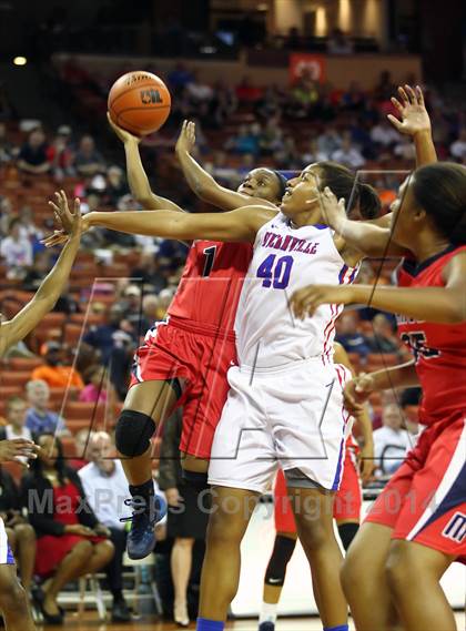 Thumbnail 2 in Duncanville vs. Manvel (UIL 5A Final) photogallery.