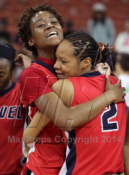 Thumbnail 3 in Duncanville vs. Manvel (UIL 5A Final) photogallery.