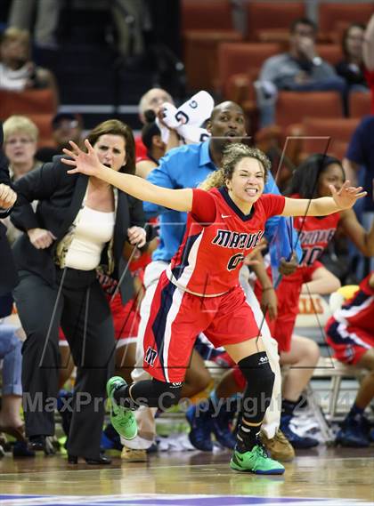 Thumbnail 2 in Duncanville vs. Manvel (UIL 5A Final) photogallery.