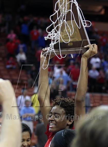 Thumbnail 2 in Duncanville vs. Manvel (UIL 5A Final) photogallery.