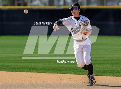 Thumbnail 2 in El Modena @ Villa Park photogallery.