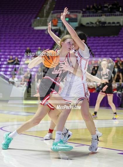 Thumbnail 2 in Springville vs. Spanish Fork (UHSAA 5A Semifinal) photogallery.