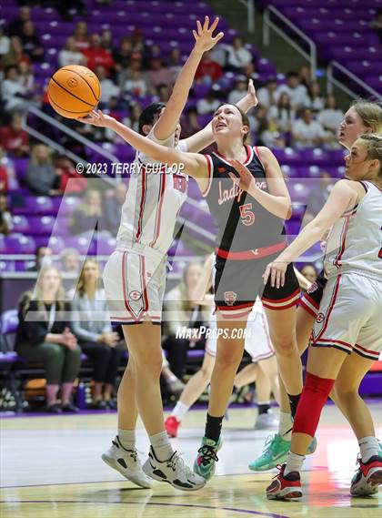 Thumbnail 1 in Springville vs. Spanish Fork (UHSAA 5A Semifinal) photogallery.