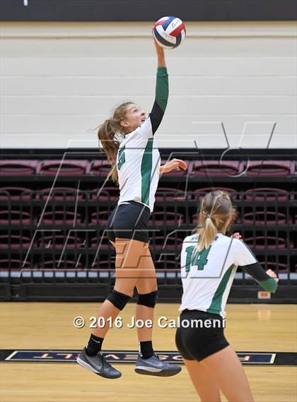 Thumbnail 3 in Reagan Vs Brandeis (NEISD Invitational) photogallery.