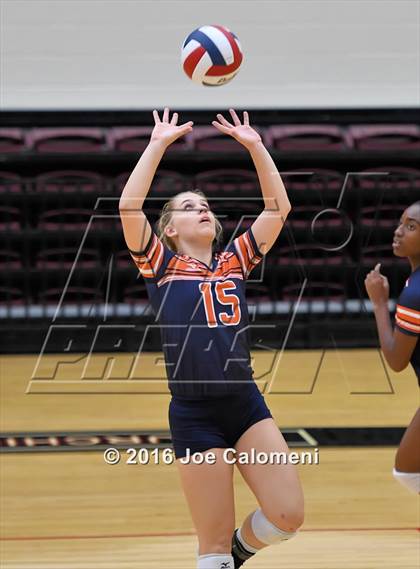 Thumbnail 1 in Reagan Vs Brandeis (NEISD Invitational) photogallery.