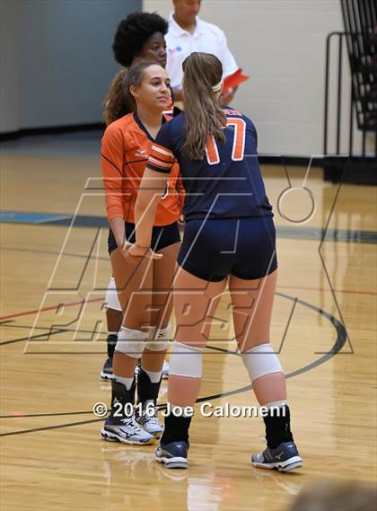 Thumbnail 2 in Reagan Vs Brandeis (NEISD Invitational) photogallery.