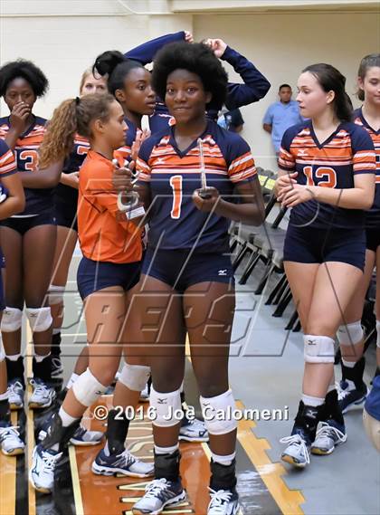 Thumbnail 3 in Reagan Vs Brandeis (NEISD Invitational) photogallery.