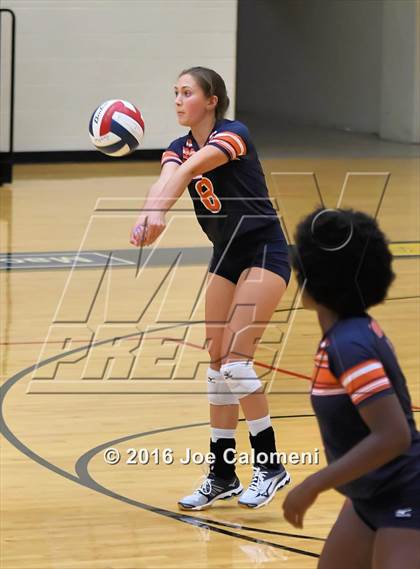 Thumbnail 2 in Reagan Vs Brandeis (NEISD Invitational) photogallery.