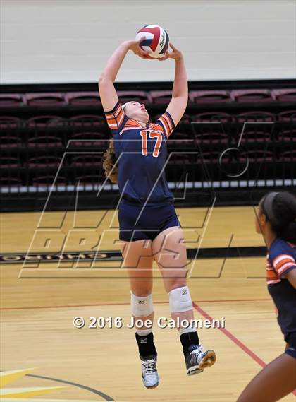 Thumbnail 2 in Reagan Vs Brandeis (NEISD Invitational) photogallery.