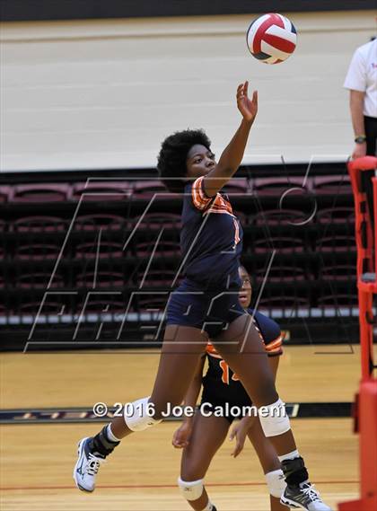 Thumbnail 3 in Reagan Vs Brandeis (NEISD Invitational) photogallery.