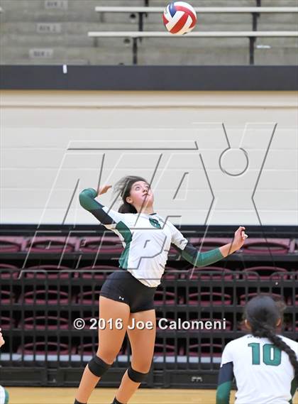 Thumbnail 3 in Reagan Vs Brandeis (NEISD Invitational) photogallery.
