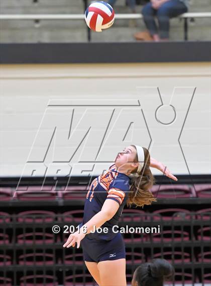 Thumbnail 3 in Reagan Vs Brandeis (NEISD Invitational) photogallery.