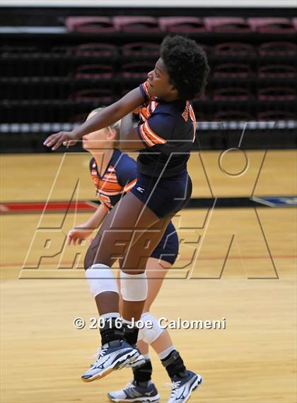 Thumbnail 1 in Reagan Vs Brandeis (NEISD Invitational) photogallery.