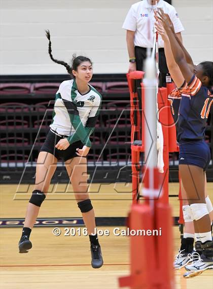 Thumbnail 3 in Reagan Vs Brandeis (NEISD Invitational) photogallery.
