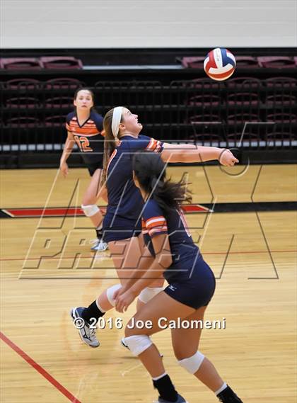 Thumbnail 3 in Reagan Vs Brandeis (NEISD Invitational) photogallery.
