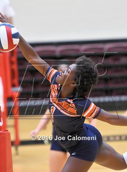Thumbnail 1 in Reagan Vs Brandeis (NEISD Invitational) photogallery.