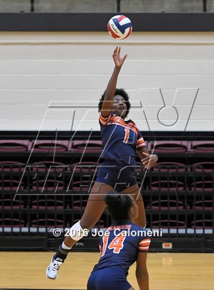 Thumbnail 3 in Reagan Vs Brandeis (NEISD Invitational) photogallery.