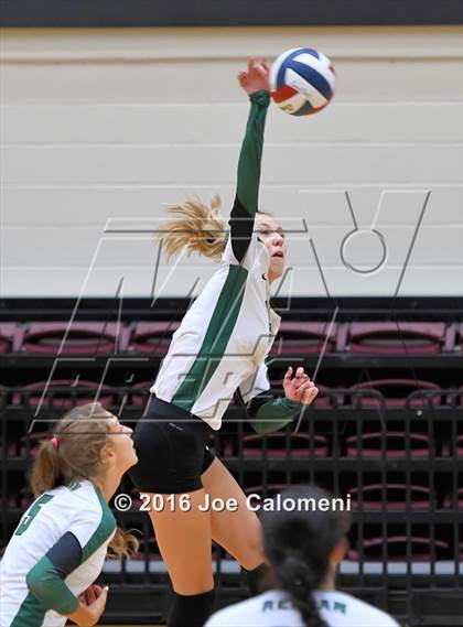 Thumbnail 3 in Reagan Vs Brandeis (NEISD Invitational) photogallery.