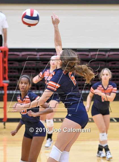 Thumbnail 3 in Reagan Vs Brandeis (NEISD Invitational) photogallery.