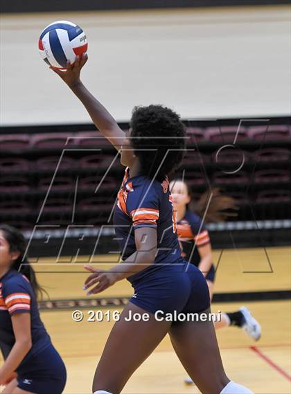 Thumbnail 2 in Reagan Vs Brandeis (NEISD Invitational) photogallery.
