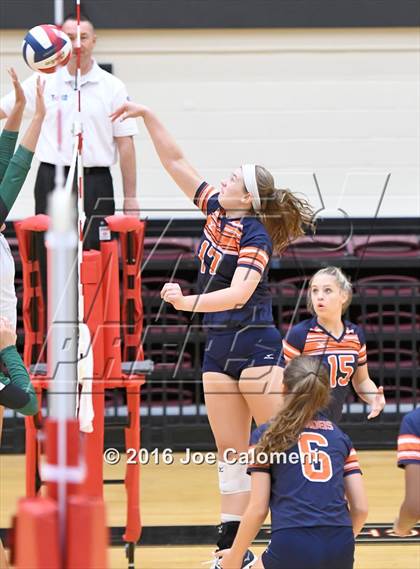 Thumbnail 1 in Reagan Vs Brandeis (NEISD Invitational) photogallery.