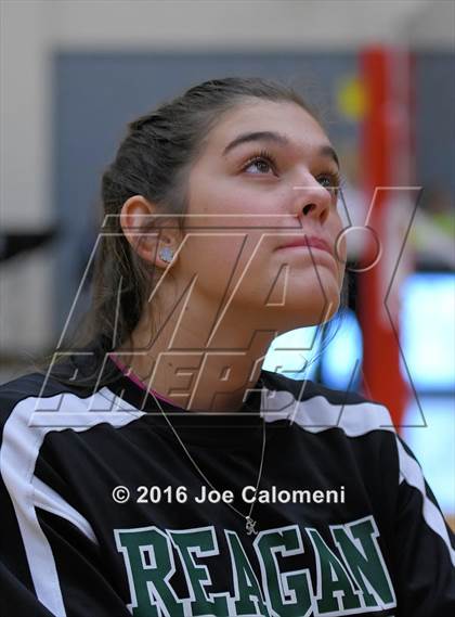 Thumbnail 1 in Reagan Vs Brandeis (NEISD Invitational) photogallery.