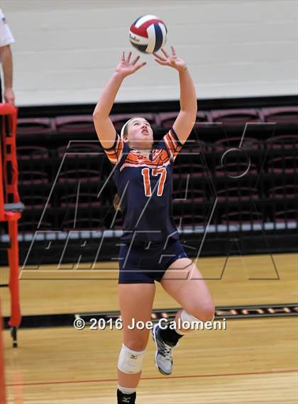 Thumbnail 2 in Reagan Vs Brandeis (NEISD Invitational) photogallery.