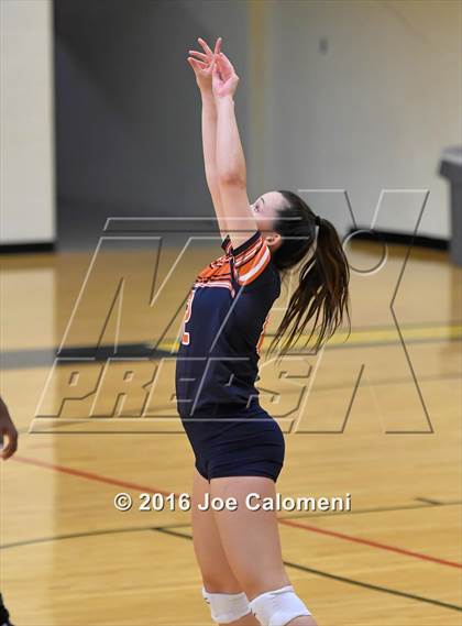 Thumbnail 3 in Reagan Vs Brandeis (NEISD Invitational) photogallery.
