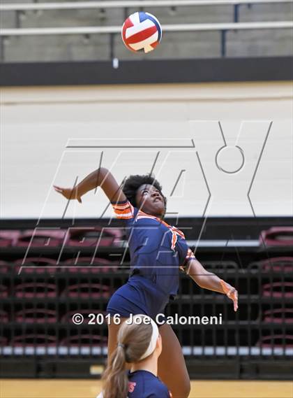 Thumbnail 1 in Reagan Vs Brandeis (NEISD Invitational) photogallery.