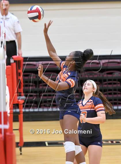 Thumbnail 1 in Reagan Vs Brandeis (NEISD Invitational) photogallery.