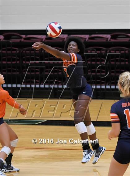 Thumbnail 2 in Reagan Vs Brandeis (NEISD Invitational) photogallery.