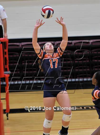 Thumbnail 3 in Reagan Vs Brandeis (NEISD Invitational) photogallery.