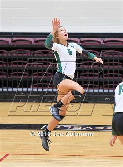 Thumbnail 1 in Reagan Vs Brandeis (NEISD Invitational) photogallery.