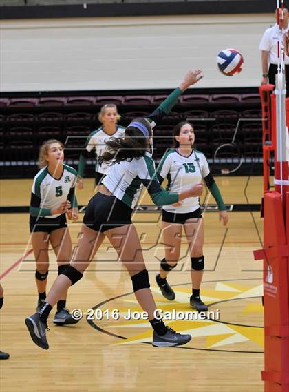 Thumbnail 2 in Reagan Vs Brandeis (NEISD Invitational) photogallery.