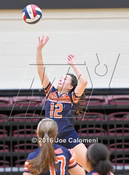 Thumbnail 2 in Reagan Vs Brandeis (NEISD Invitational) photogallery.