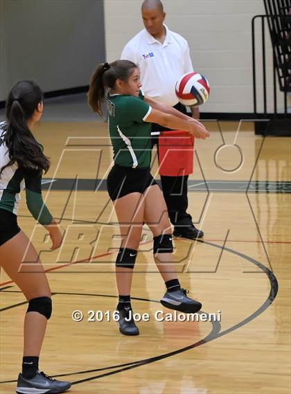 Thumbnail 3 in Reagan Vs Brandeis (NEISD Invitational) photogallery.