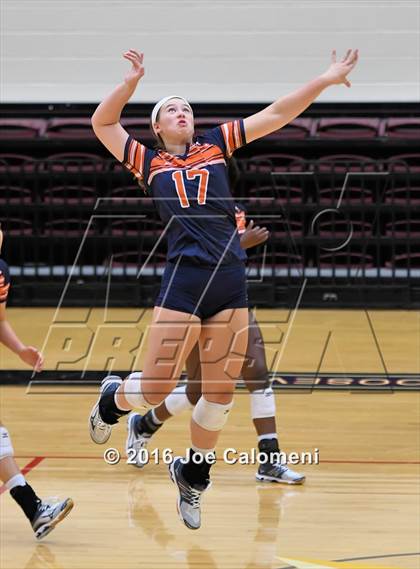 Thumbnail 2 in Reagan Vs Brandeis (NEISD Invitational) photogallery.