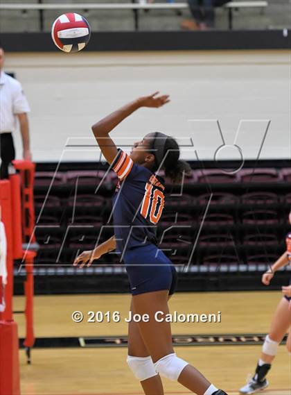 Thumbnail 3 in Reagan Vs Brandeis (NEISD Invitational) photogallery.