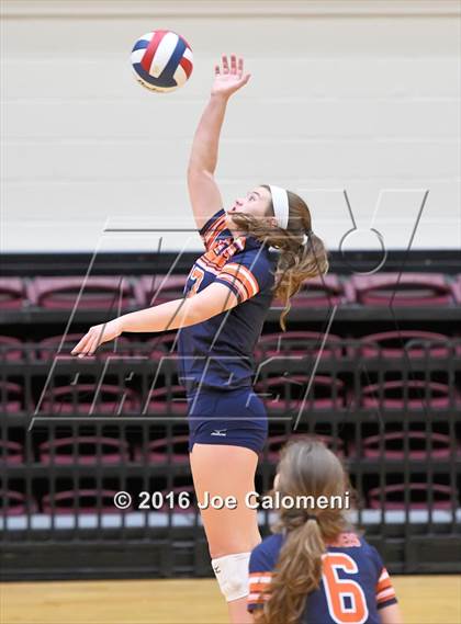 Thumbnail 2 in Reagan Vs Brandeis (NEISD Invitational) photogallery.