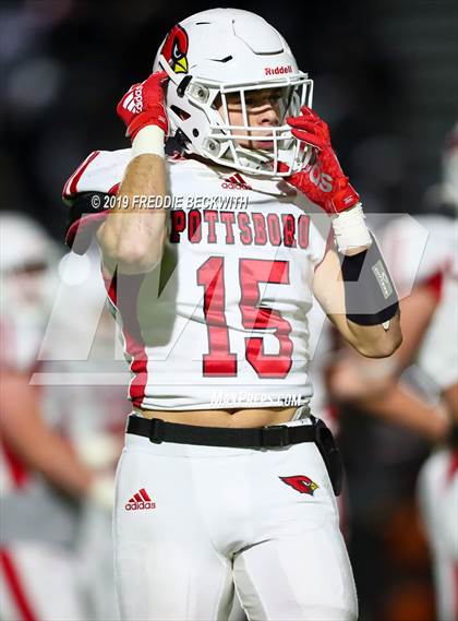 Thumbnail 3 in Gladewater vs. Pottsboro (UIL 3A Division 1 Region 2 Quarterfinals) photogallery.