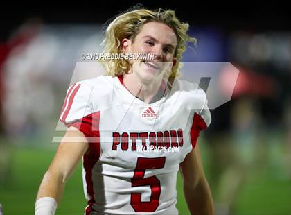 Thumbnail 3 in Gladewater vs. Pottsboro (UIL 3A Division 1 Region 2 Quarterfinals) photogallery.