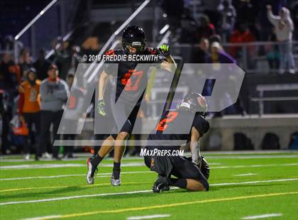 Thumbnail 3 in Gladewater vs. Pottsboro (UIL 3A Division 1 Region 2 Quarterfinals) photogallery.