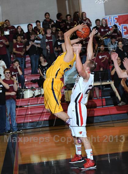 Thumbnail 2 in Gridley vs Corning (CIF NS D4 Semifinal) photogallery.
