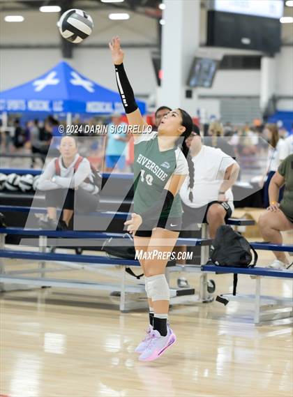 Thumbnail 2 in Flagstaff vs Riverside (Canada) (Nike TOC Southwest -  Final) photogallery.