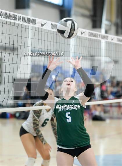 Thumbnail 2 in Flagstaff vs Riverside (Canada) (Nike TOC Southwest -  Final) photogallery.