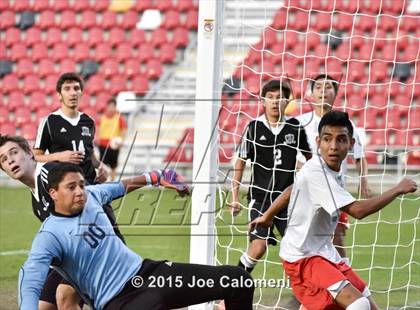 Thumbnail 1 in Lee [Robert E.] vs. Steele (UIL 6A Bi-District Playoff) photogallery.