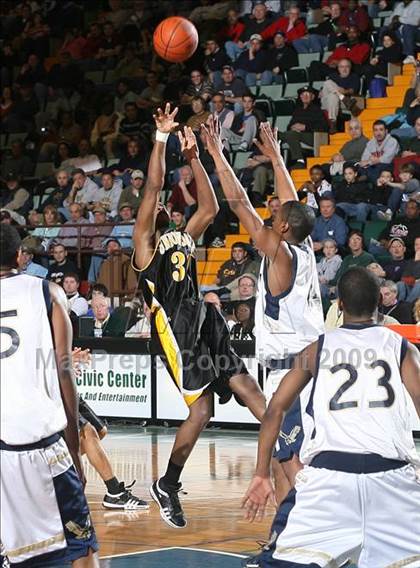 Thumbnail 3 in Uniondale vs. Newburgh Free Academy (NYSPHSAA AA Semifinal) photogallery.