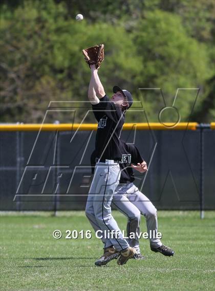 Thumbnail 3 in Great Bridge vs Academic Magnet (Hanahan Invitational Tournament) photogallery.