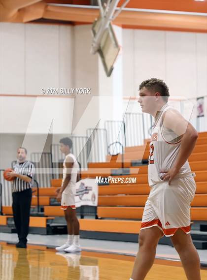 Thumbnail 2 in Grand Saline vs Clarksville photogallery.